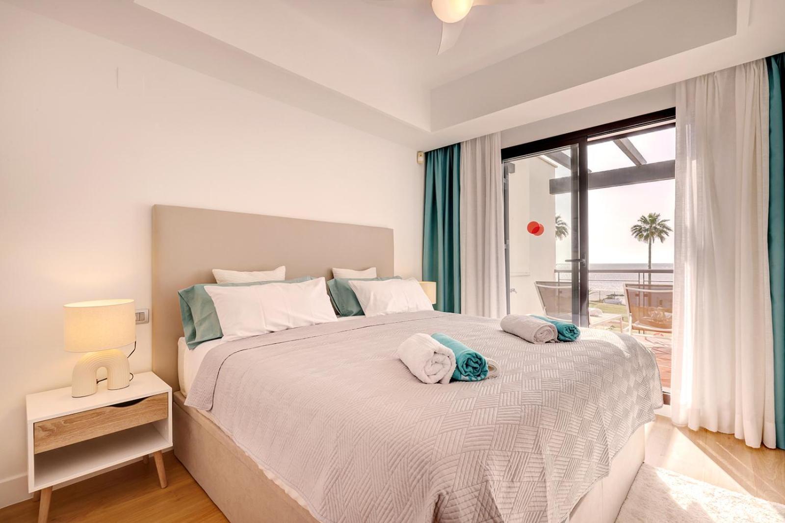 Sunrise Beach Front - Casares Del Mar Zewnętrze zdjęcie