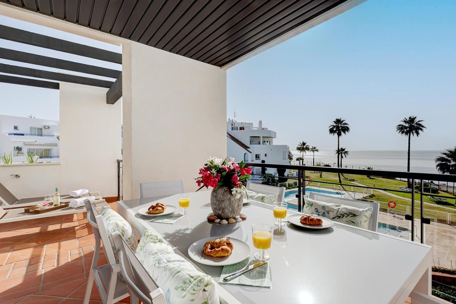 Sunrise Beach Front - Casares Del Mar Zewnętrze zdjęcie