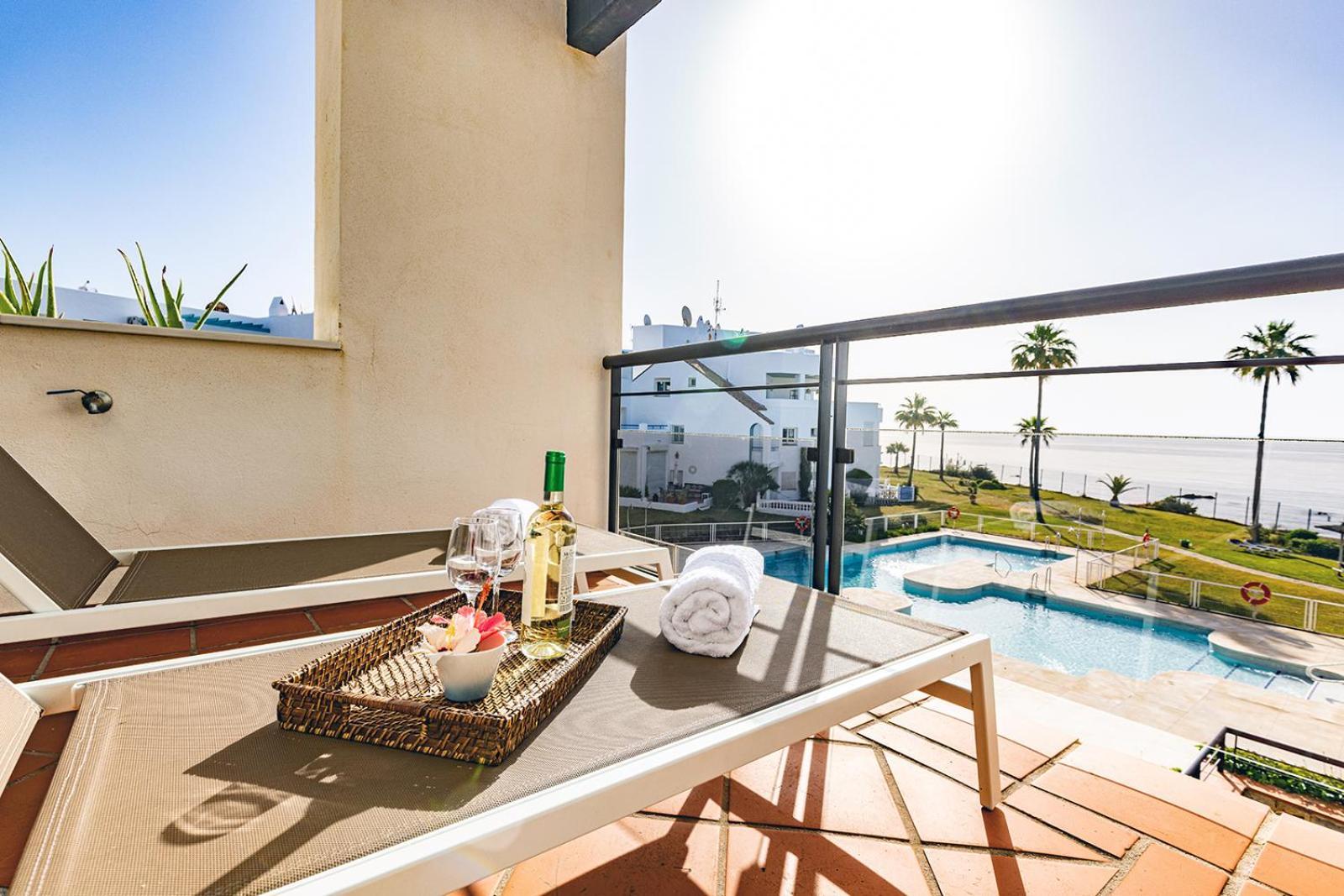 Sunrise Beach Front - Casares Del Mar Zewnętrze zdjęcie