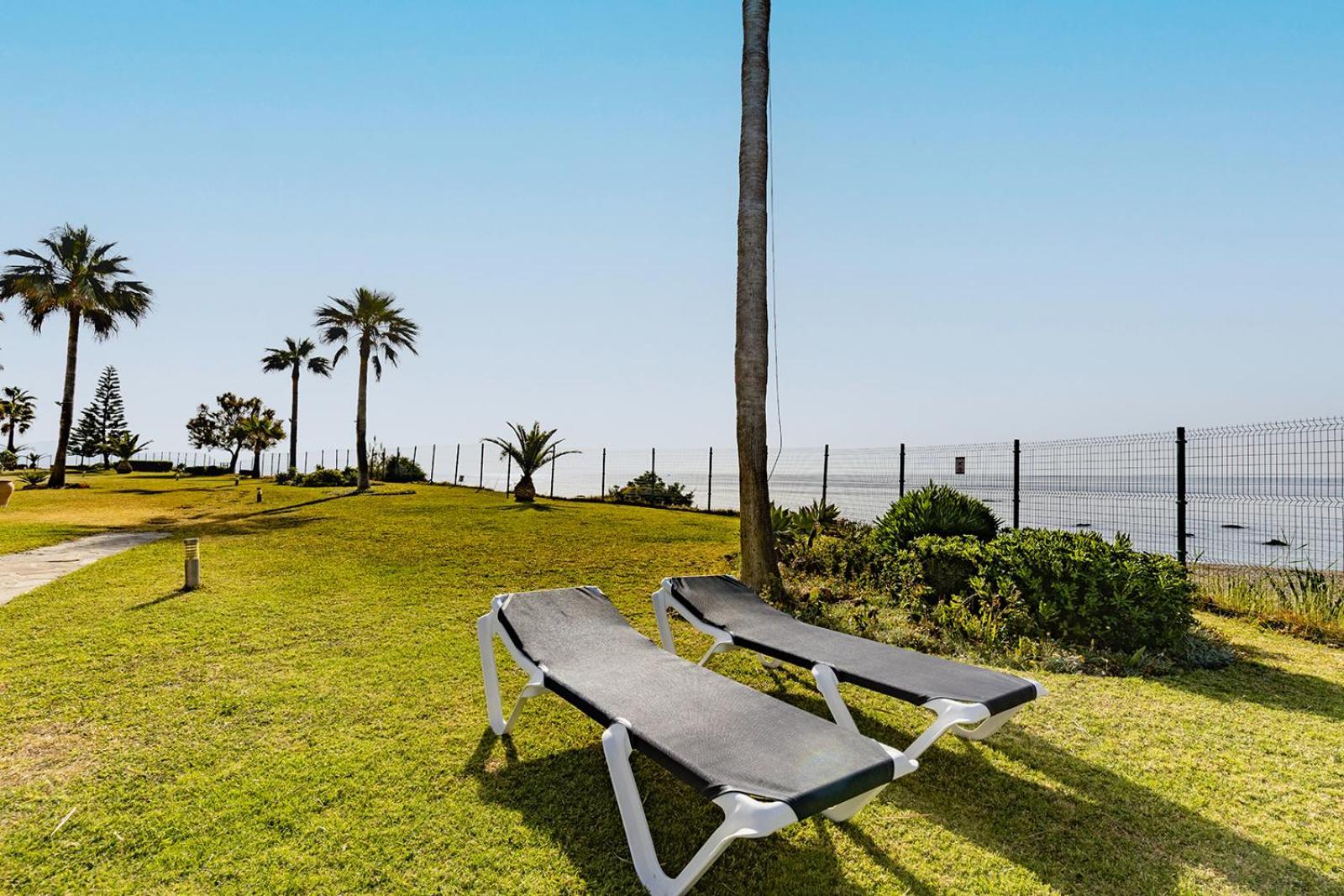 Sunrise Beach Front - Casares Del Mar Zewnętrze zdjęcie