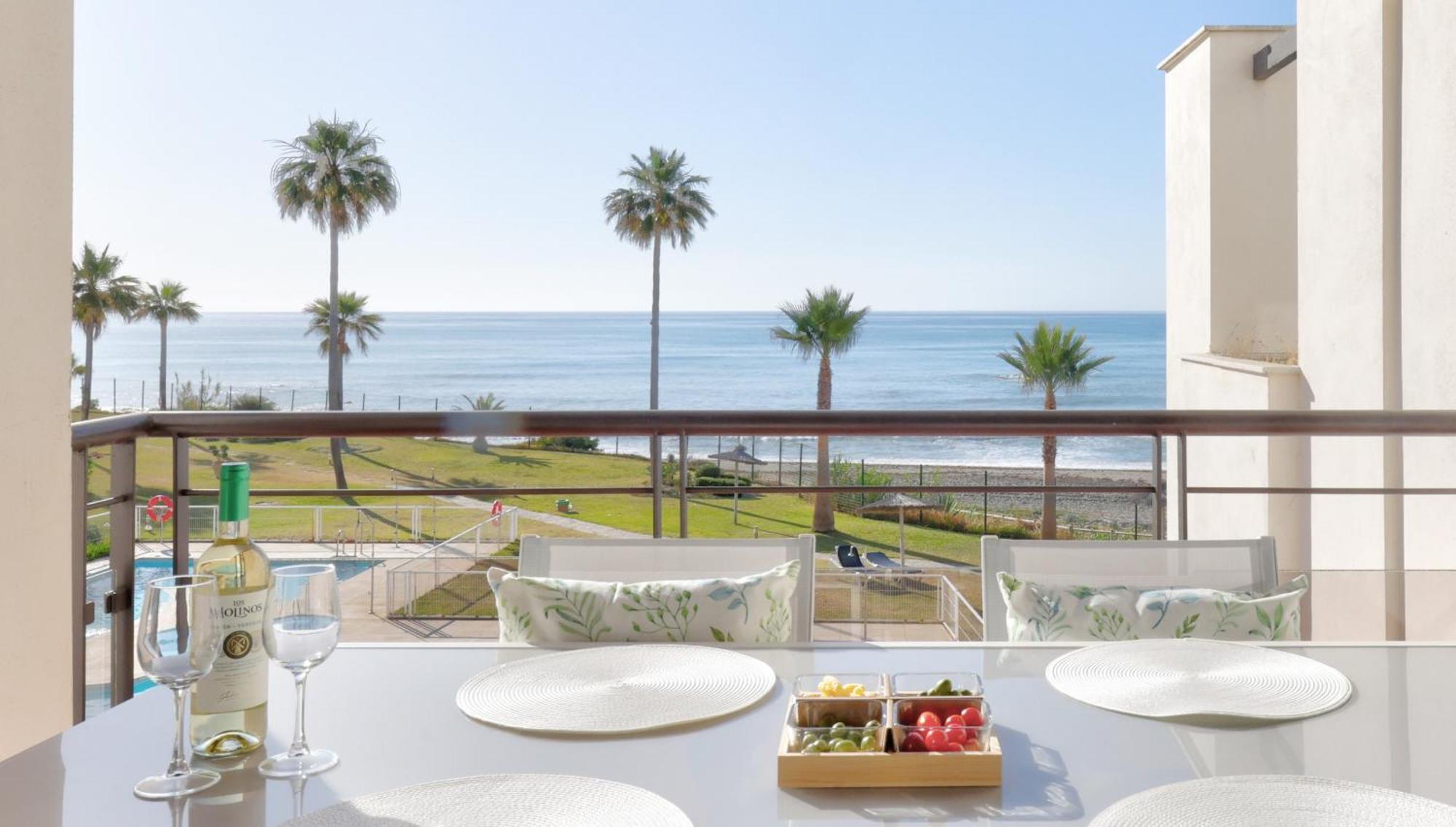 Sunrise Beach Front - Casares Del Mar Zewnętrze zdjęcie